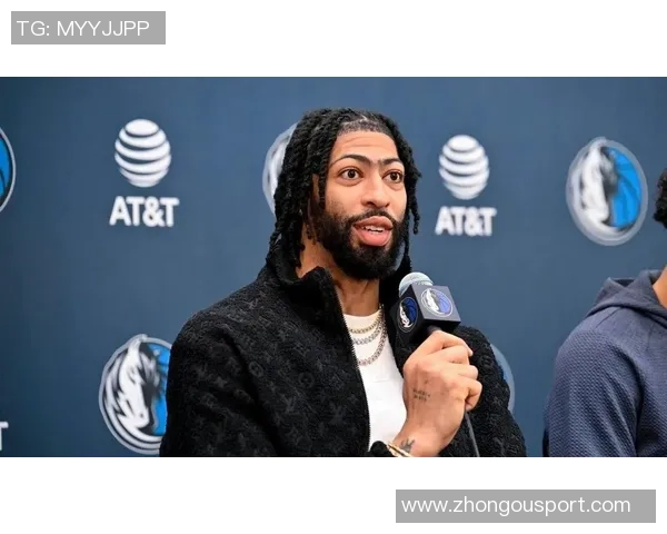 浓眉用表情包回应热议引发网友热讨论究竟什么意思