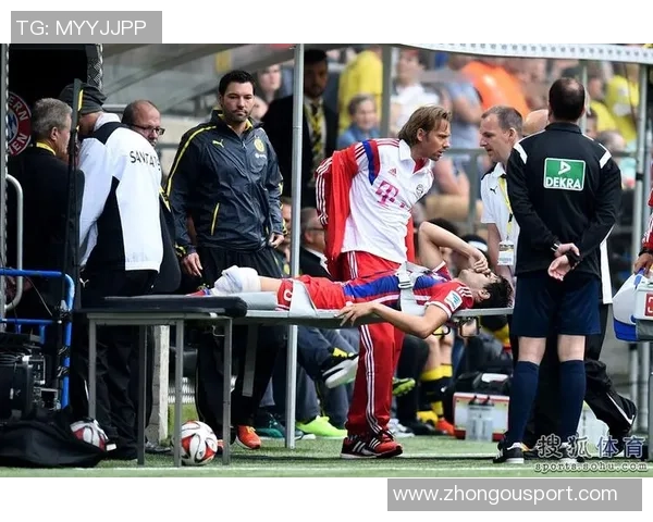 阿苏埃因伤退场被担架抬走米内罗时隔四个月重返赛场