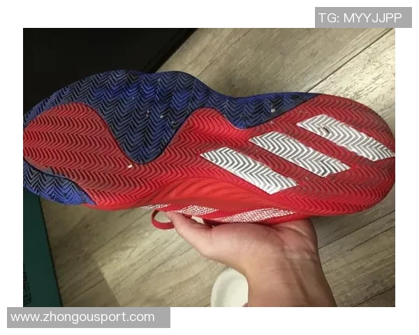 米切尔为母校打造独特球衣设计融入个人Logo与蜘蛛侠元素